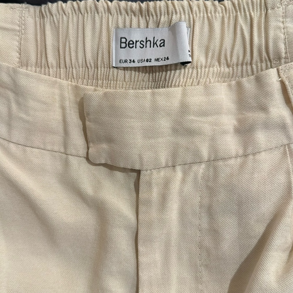 Warm white pants by BERSHKA
